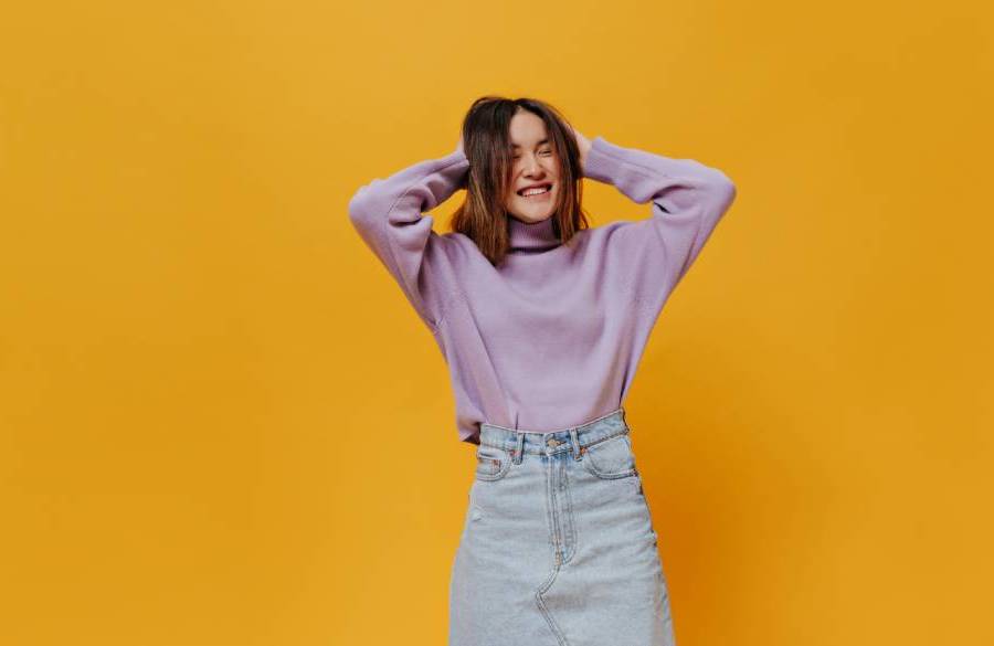 استایل کردن دامن جین با تیشرتها