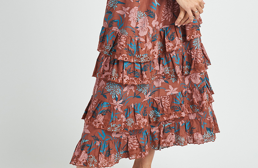 دامن چند لایه در ترند دنیای مد