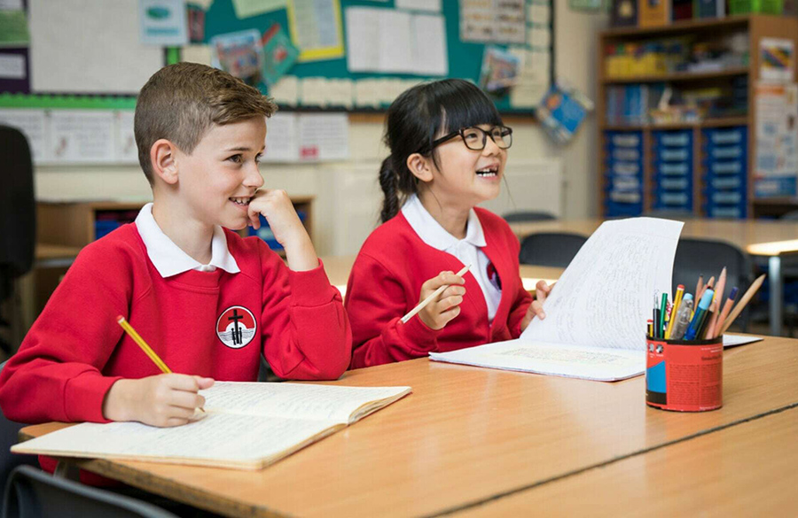 لباس فرم مدرسه