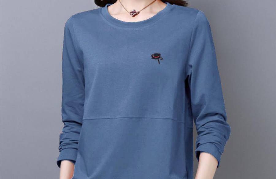 تیشرت آستین بلندی