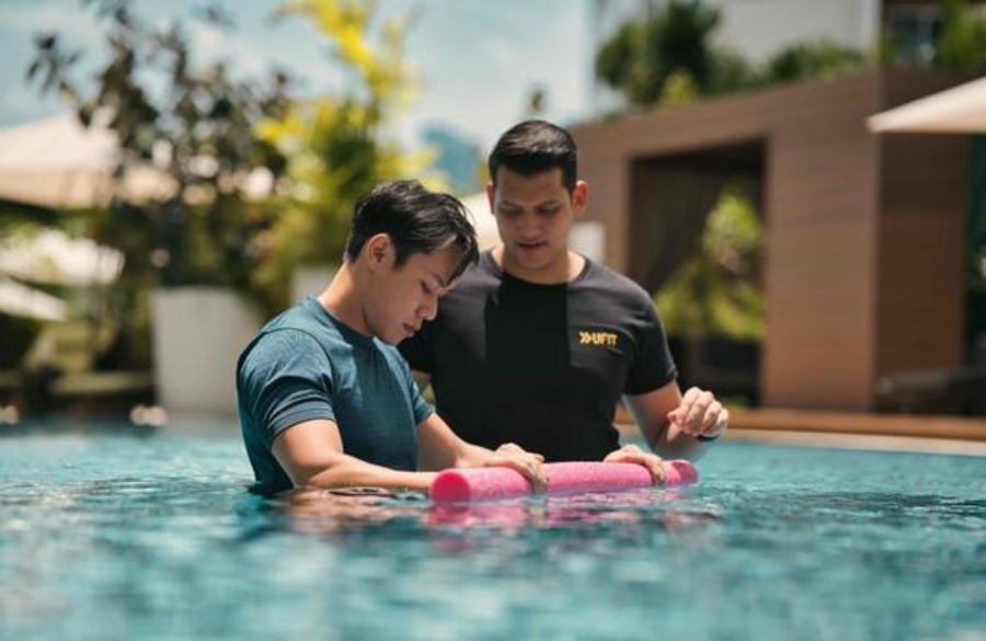 درمان دردهای عضلانی با آب درمانی