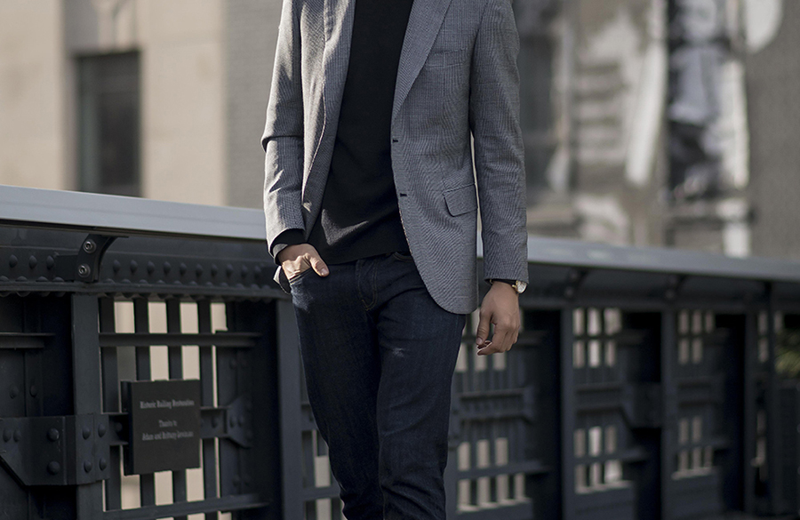 ست کردن کت بلیزر با شلوار جین تیره