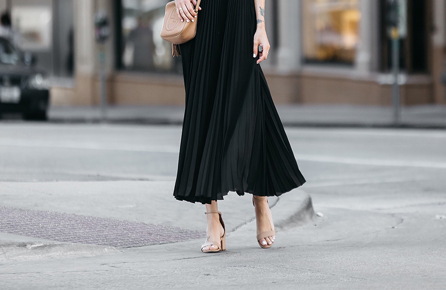 کفش پاشنه بلند جلو باز با دامن ماکسی