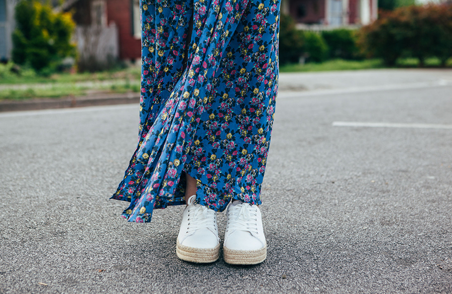 کفش کتانی با دامن ماکسی