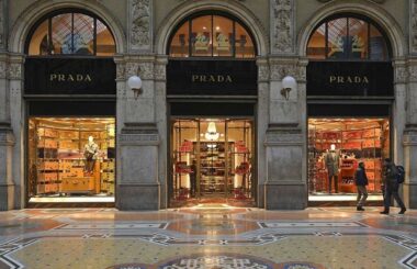 بررسی تاریخچه برند پرادا